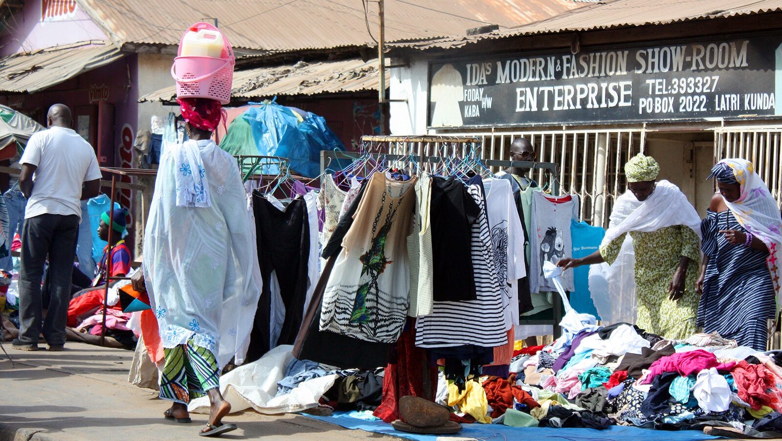 Why Thrift ("Raw") Fashion Is Taking Over the Streets